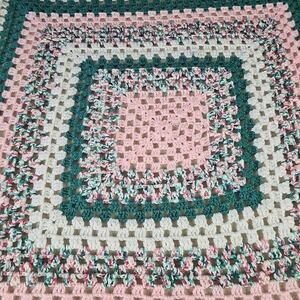 Vintage Afghan Granny Concentric Square Throw Blanket Green Pink‎ White 50"x48"